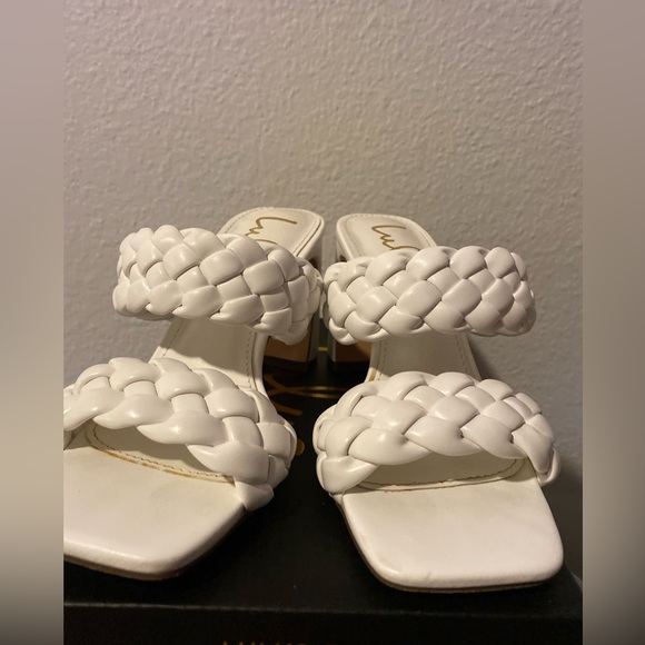 Lulu’s White Block Sandal Louella. Size 5 wear once - Picture 4 of 10